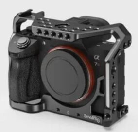 Sony Alpha ILCE-7M3 in Camera Cage